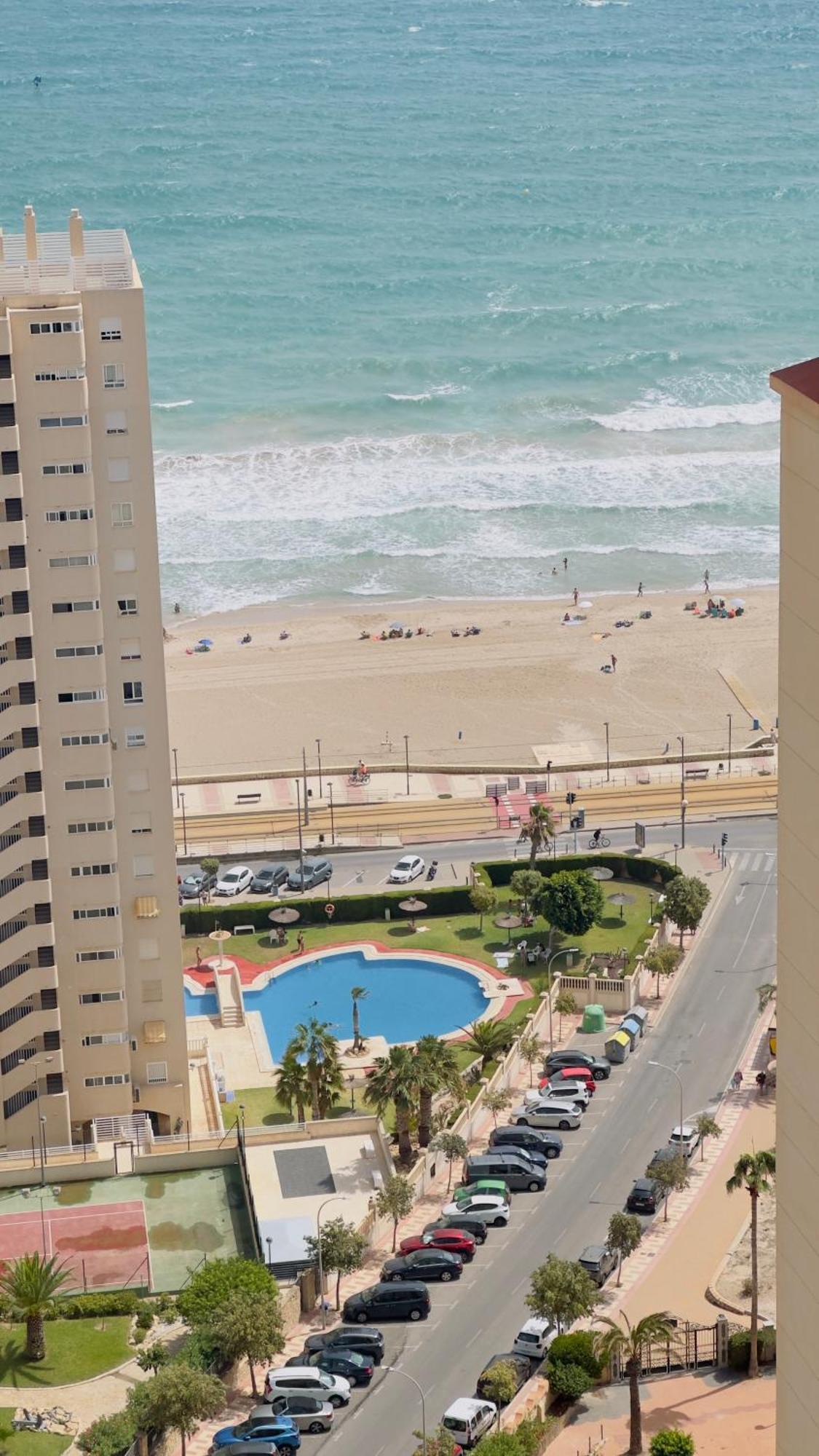 شقة Atico A 50M Del Mar. Parking Gratis. A/C إل كامبيلو المظهر الخارجي الصورة
