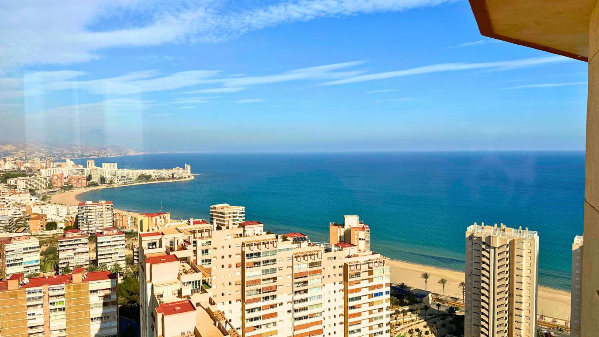 شقة Atico A 50M Del Mar. Parking Gratis. A/C إل كامبيلو المظهر الخارجي الصورة