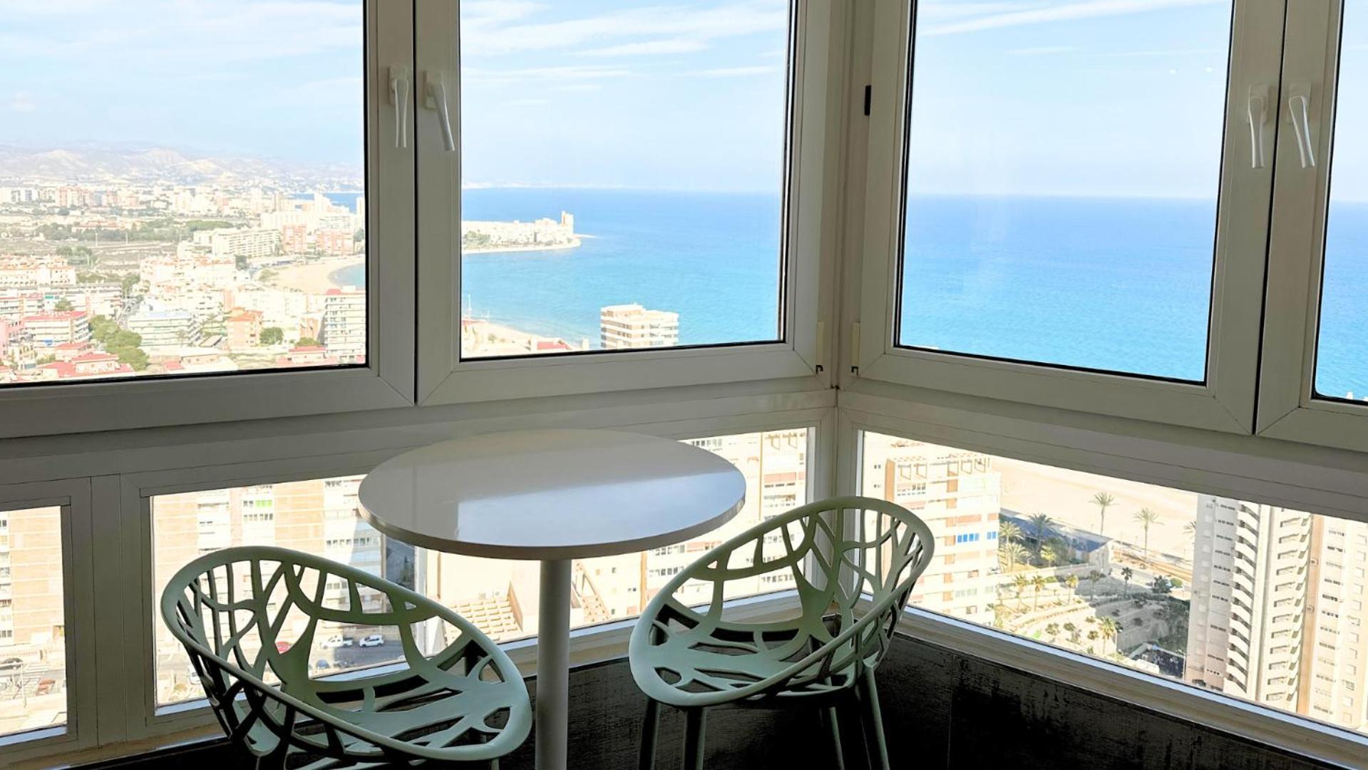 شقة Atico A 50M Del Mar. Parking Gratis. A/C إل كامبيلو المظهر الخارجي الصورة